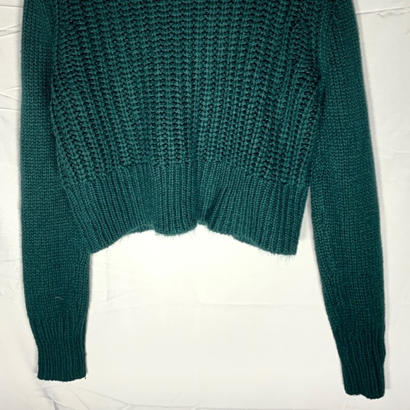PACSUN forest green crochet cropped sweater - Picture 3 of 4